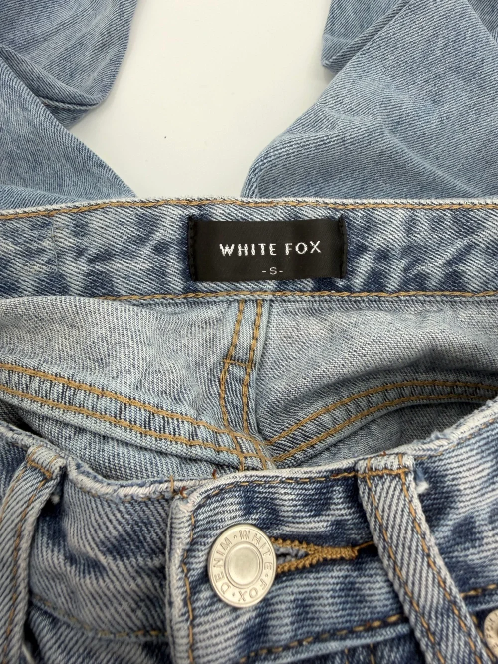 White Fox Light Wash 100% Cotton Denim Mom Jeans
